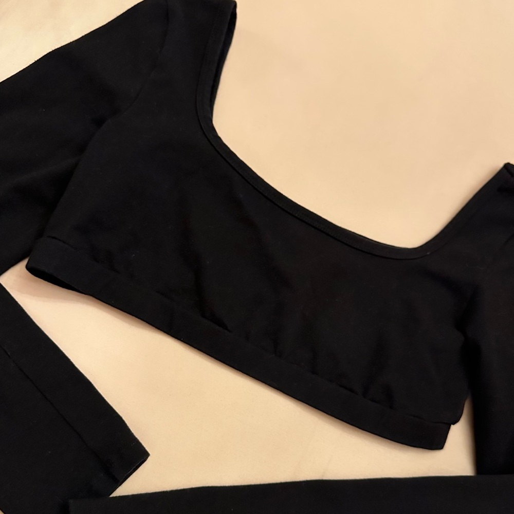 GARAGE Cropped long sleeve top Size: Small